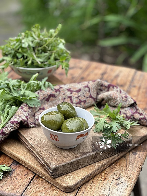 春季美味食材，蒿子粑粑图片素材