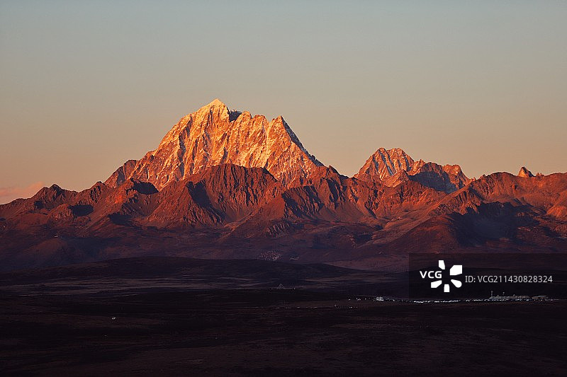 雅拉雪山图片素材