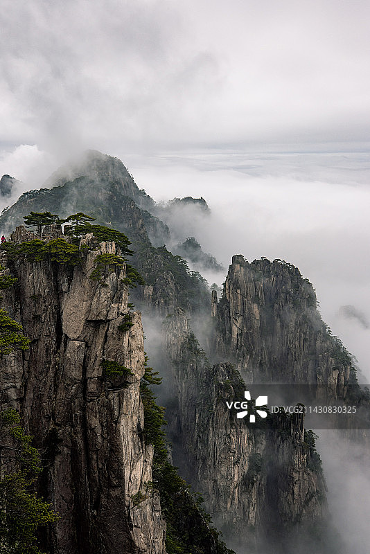 始信峰顶看云海图片素材