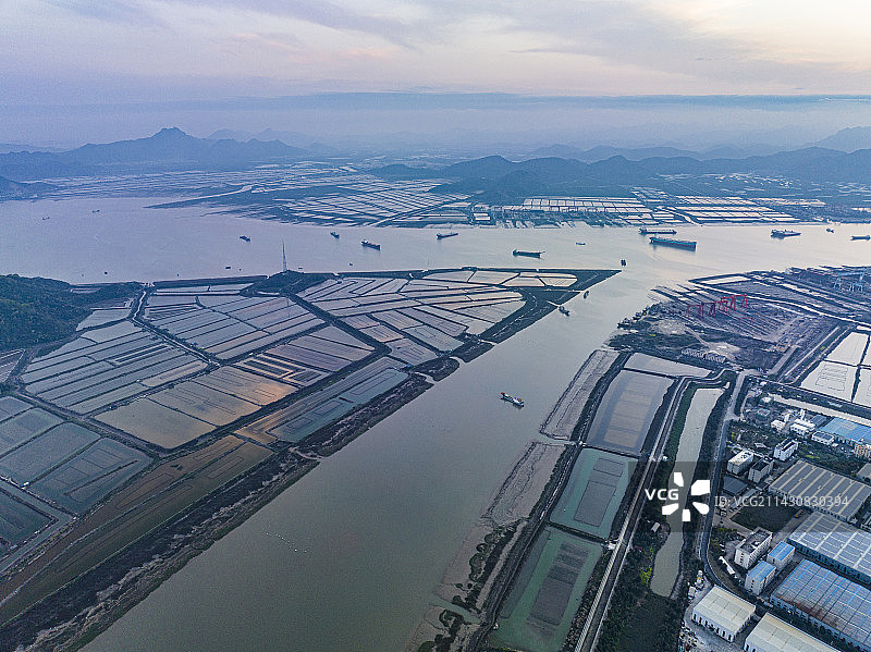 航拍三门浦坝港日落港口照片图片素材