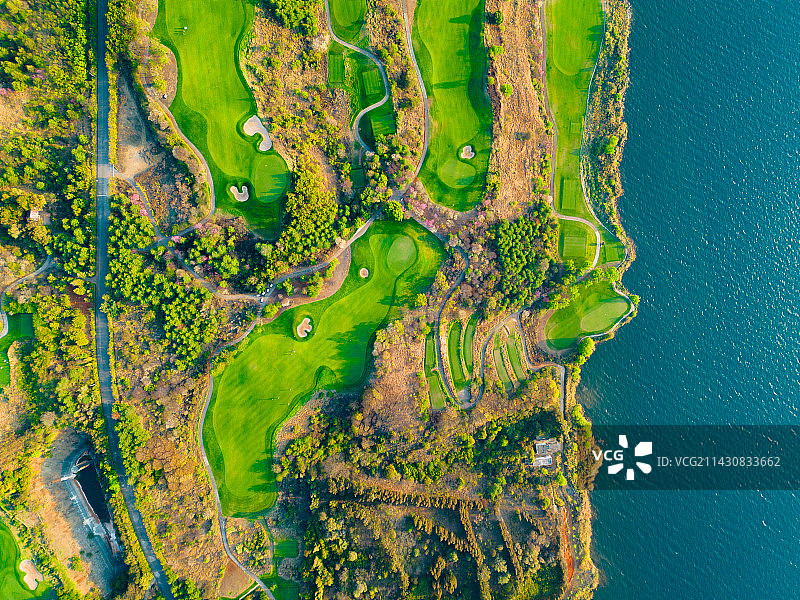 春城湖畔度假村球场图片素材