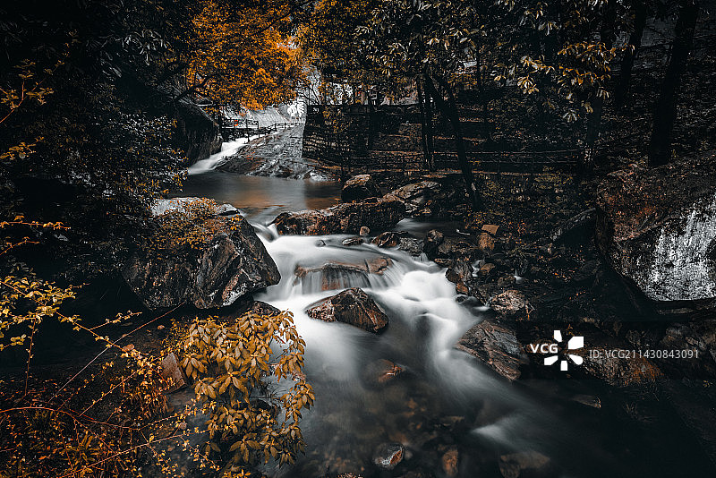 庐山秀峰瀑布水流龙潭慢门丝绢流水图片素材