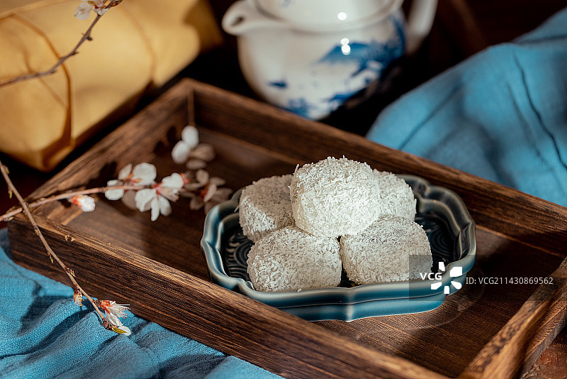 中国传统小吃糯米椰丝麻薯图片素材