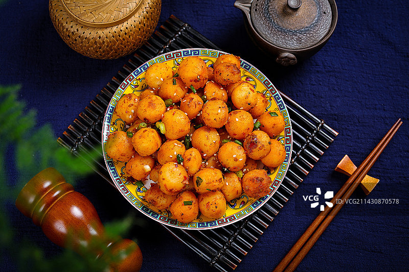 香辣美味特色小吃油炸小土豆图片素材