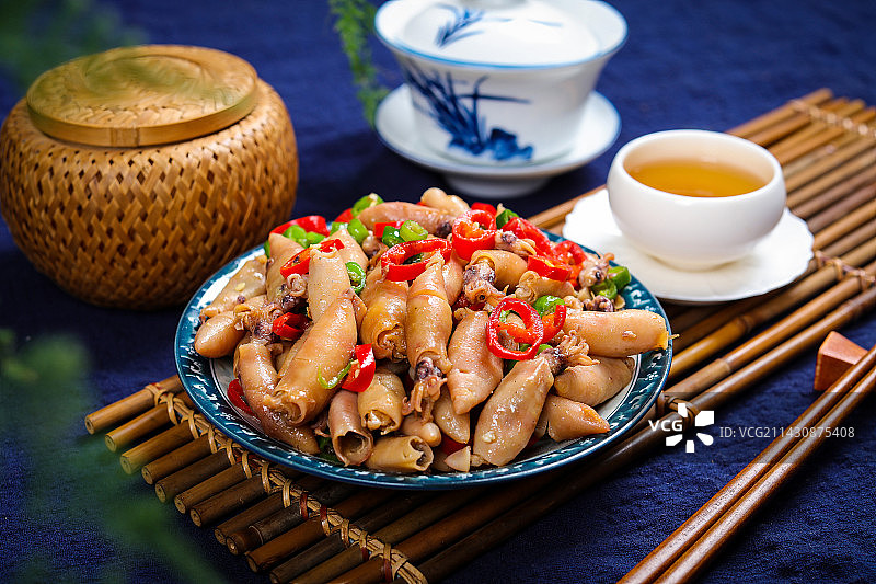 家常菜肴美食辣椒炒海兔子图片素材