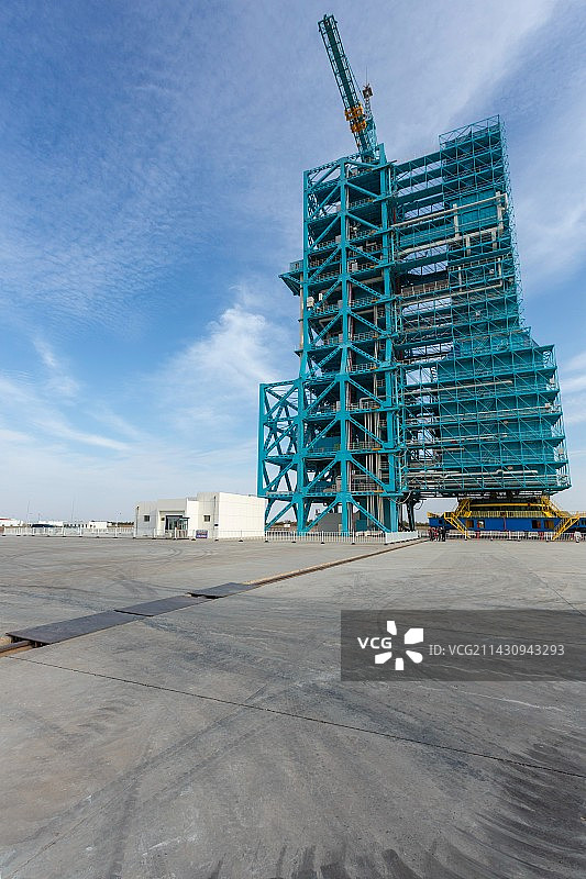 东风航天城蓝天白云卫星发射塔图片素材