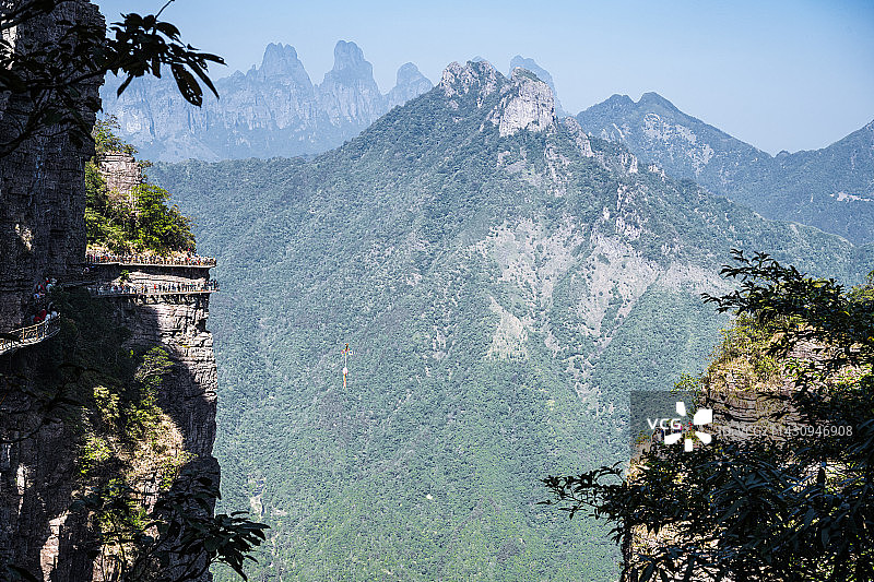 北帝山峡谷的高空杂技表演图片素材