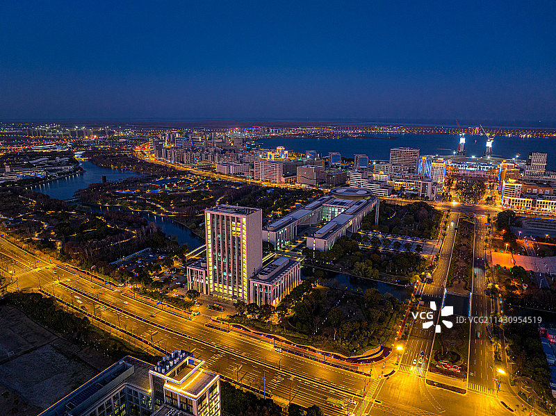 上海临港管委会 政府大楼 自贸试验区临港新片区 南汇新城综合服务楼 临港企业行政服务中心图片素材