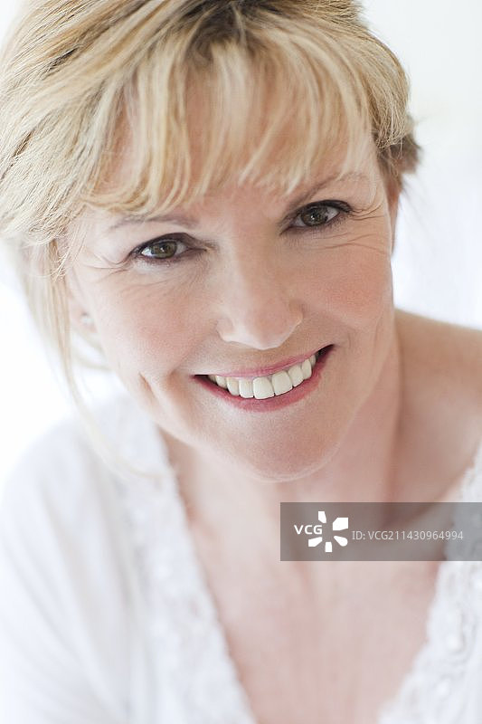 快乐的老年女性图片素材