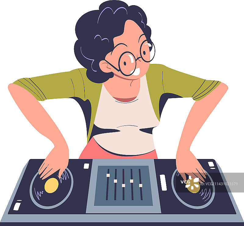 在控制台上播放音乐的快乐年轻女DJ图片素材