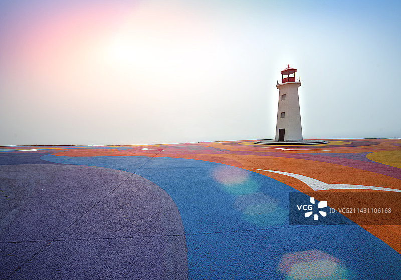 大连海边彩色灯塔图片素材