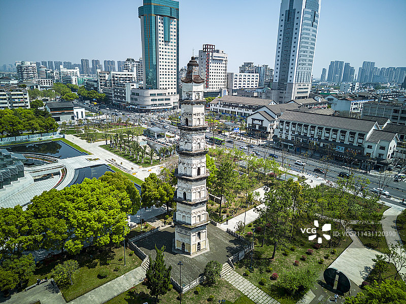 航拍绍兴城市广场大善塔图片素材