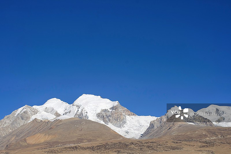念青唐古拉山脉图片素材