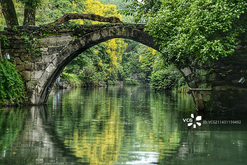桂林灵渠 宁静河流古桥图片素材