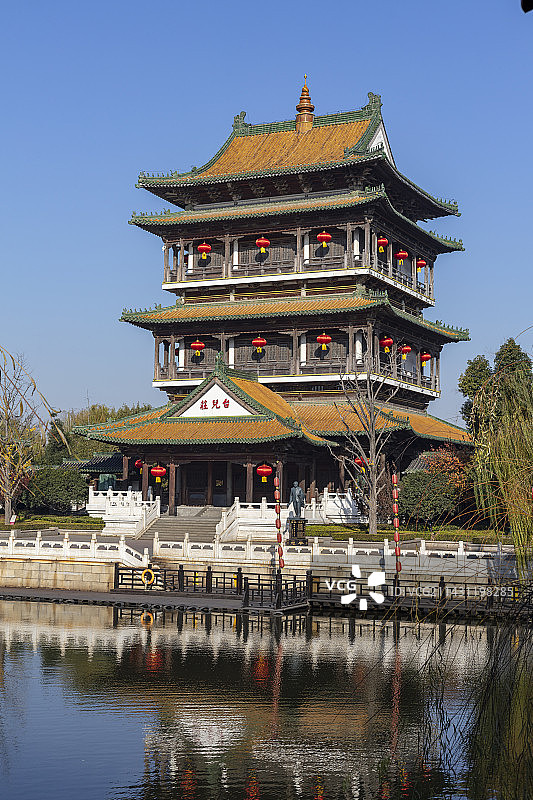 中国山东枣庄台儿庄古城复兴楼图片素材