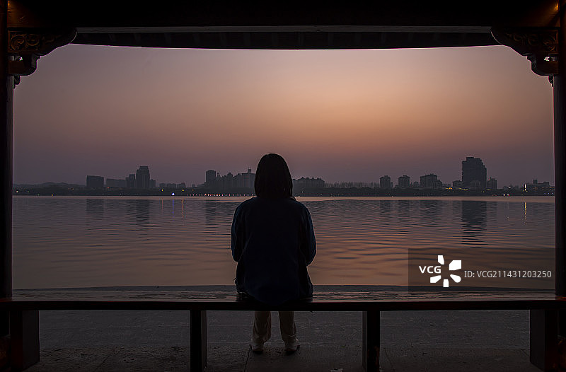 瓜渚湖的傍晚时分图片素材