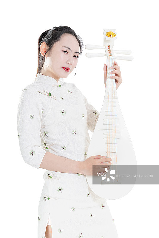 穿着白色旗袍抱着琵琶的中国少女肖像图片素材