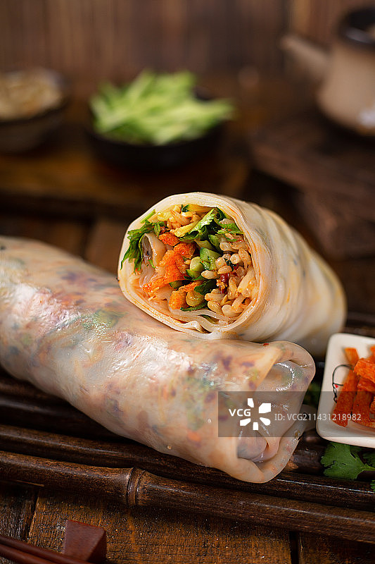 夏季标配—卷凉皮图片素材