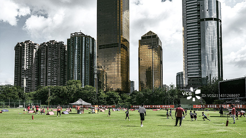 练早儿 喧腾球场图片素材