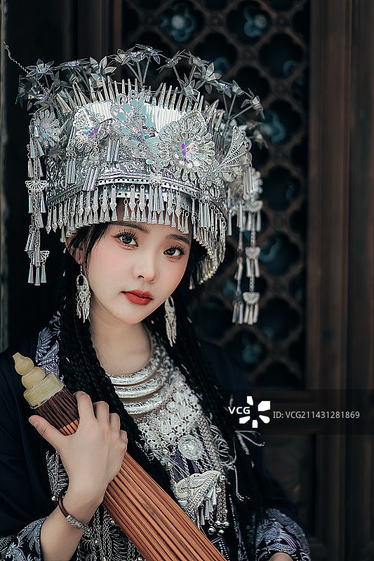 苗族少女图片素材