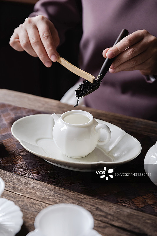 中国乌龙茶武夷山大红袍与羊脂玉瓷茶器图片素材