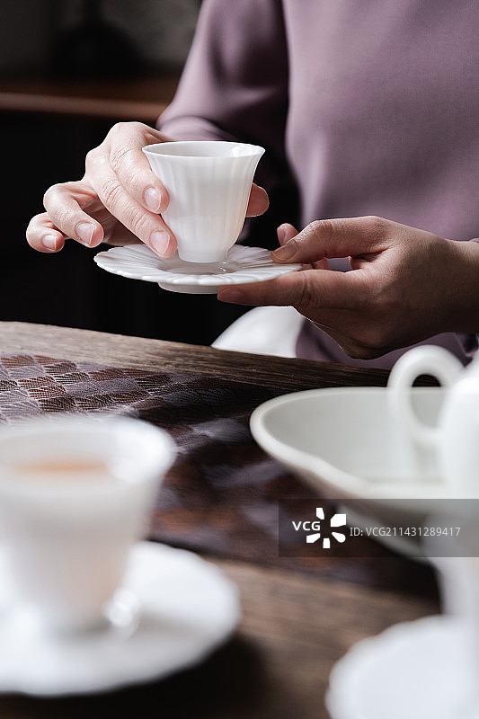 中国乌龙茶武夷山大红袍与羊脂玉瓷茶器图片素材