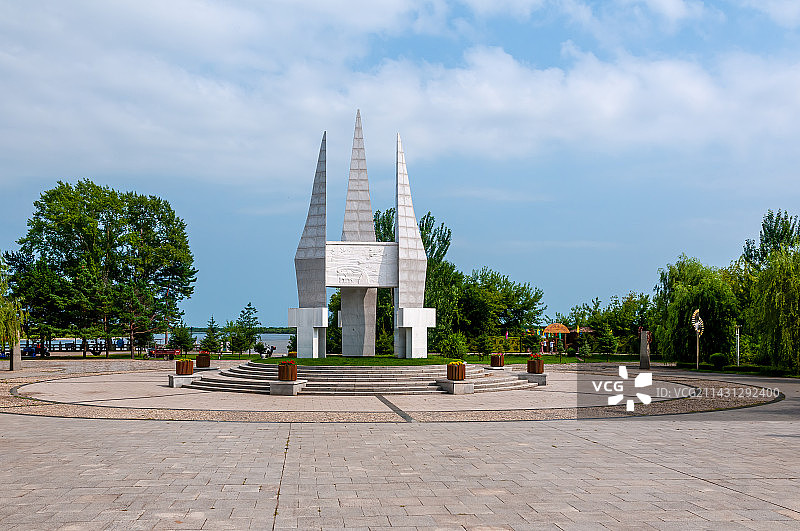 黑龙江省鸡西市虎林虎头镇乌苏里江广场风光图片素材