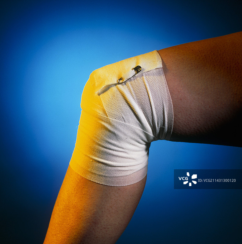 缠绷带的膝盖图片素材