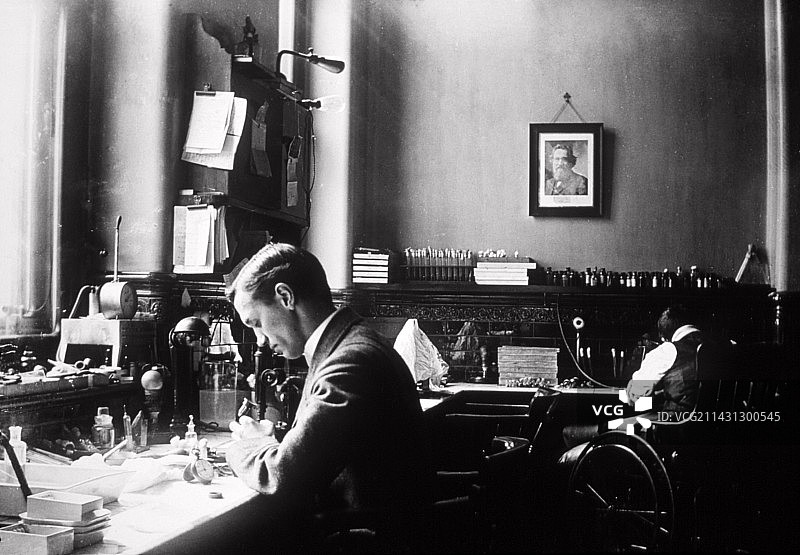 亚历山大·弗莱明爵士,苏格兰细菌学家图片素材