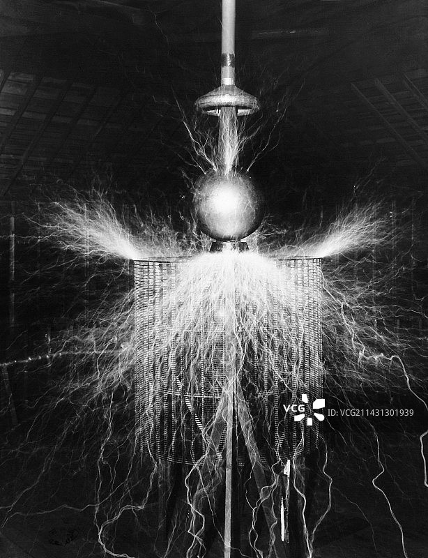 特斯拉线圈实验，约1899年图片素材