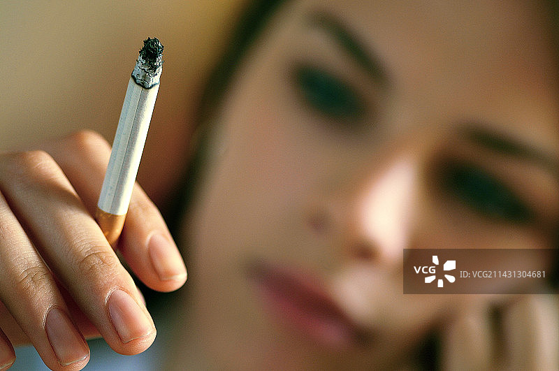 吸烟图片素材