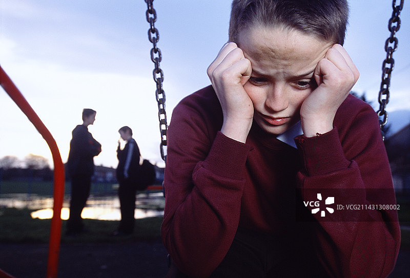 情绪低落的学童图片素材
