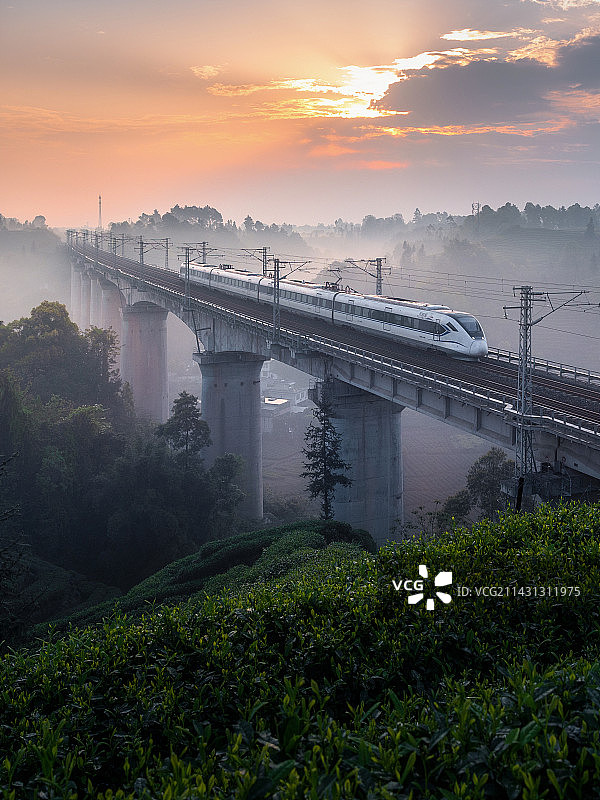 川藏铁路成雅段图片素材