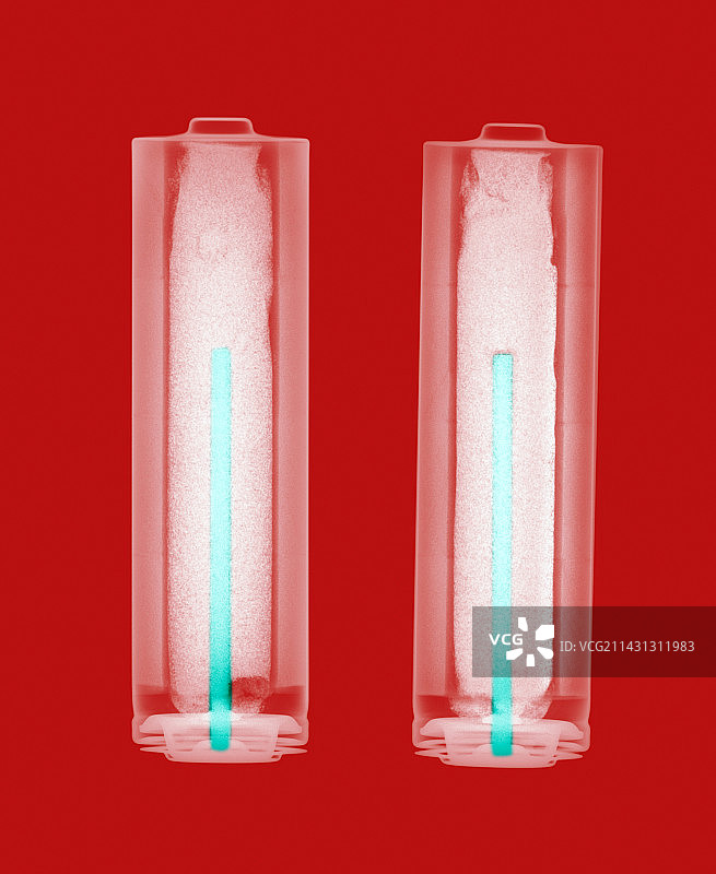 彩色X光下的AA电池图片素材