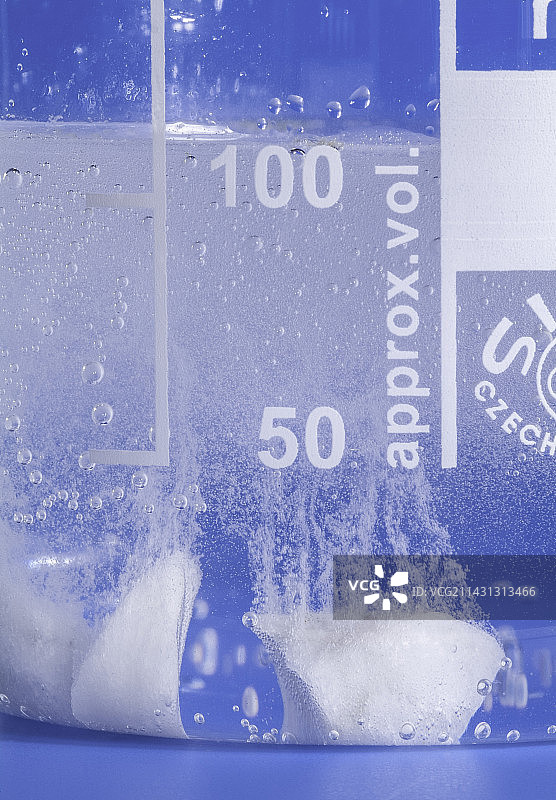 大理石与酸反应图片素材