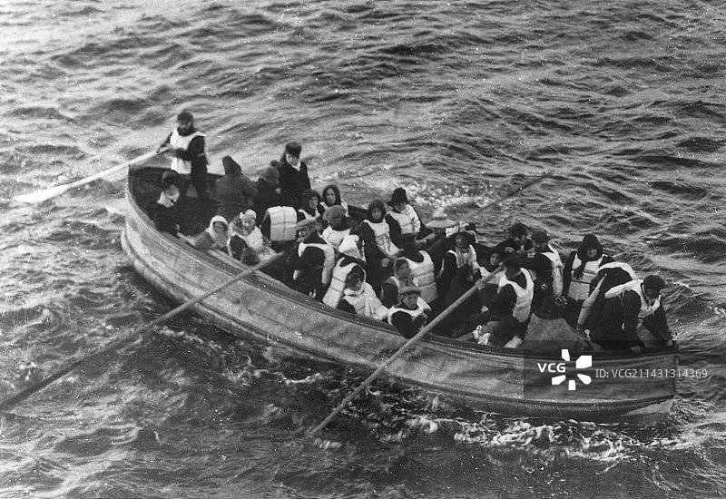 泰坦尼克号救生艇，1912年4月图片素材