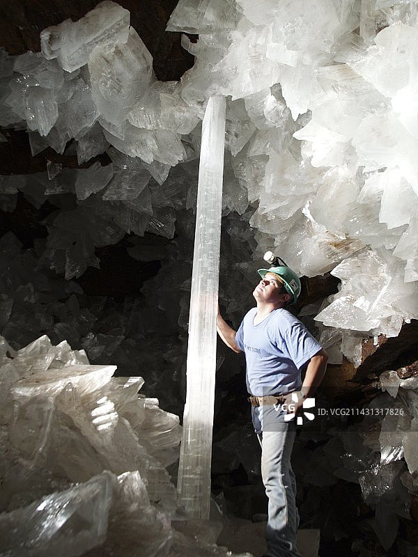 墨西哥奈卡矿水晶洞图片素材