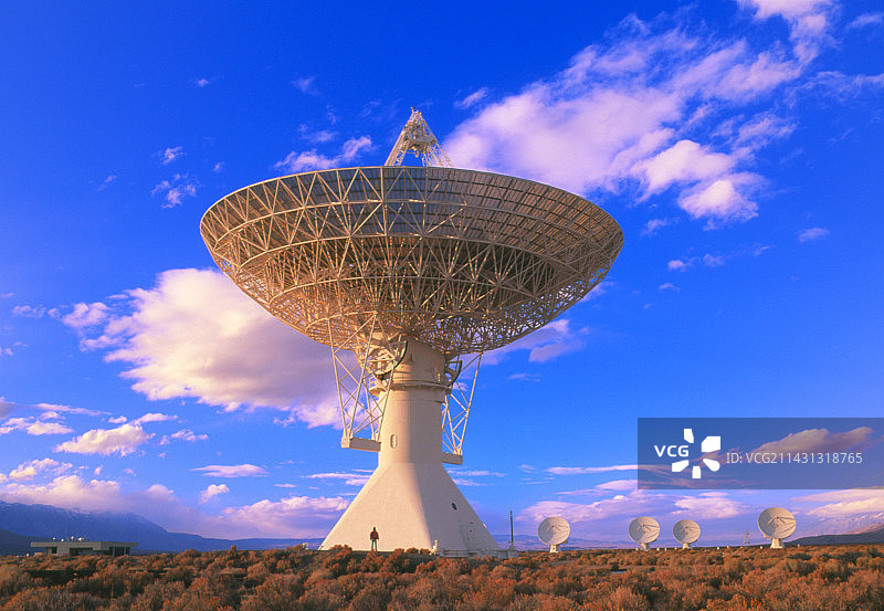宇宙微波望远镜，加利福尼亚州欧文斯谷图片素材