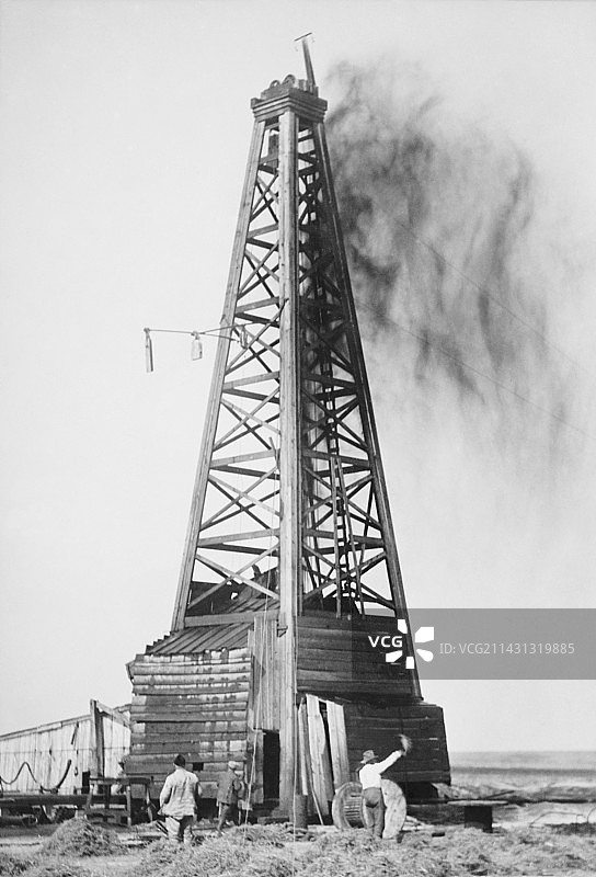 1922年美国俄克拉荷马州油井图片素材
