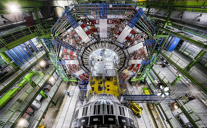 更换欧洲核子研究中心CMS像素探测器图片素材