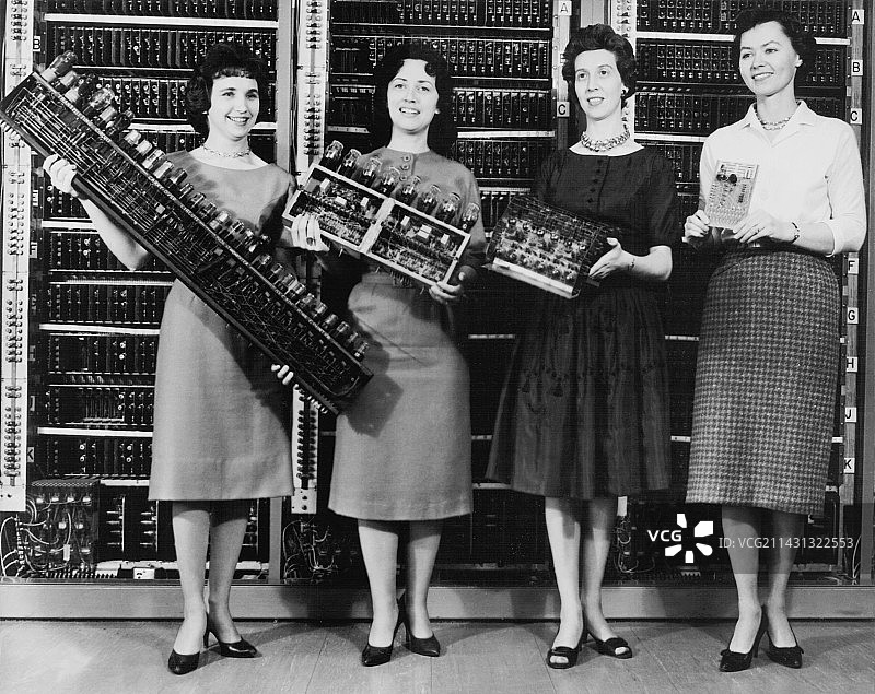 早期计算机的电路板图片素材