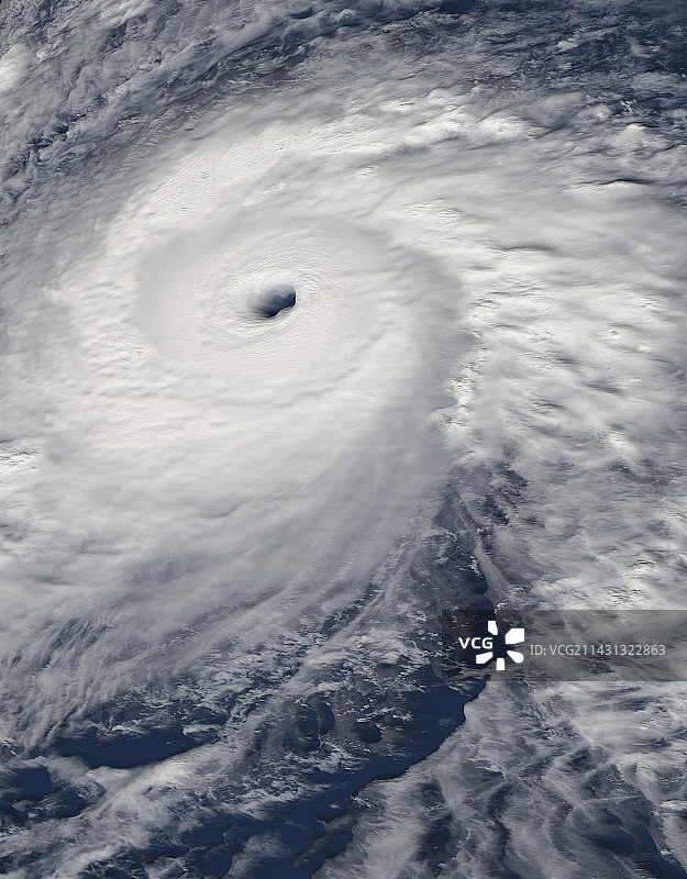 2013年11月的超级台风海燕图片素材