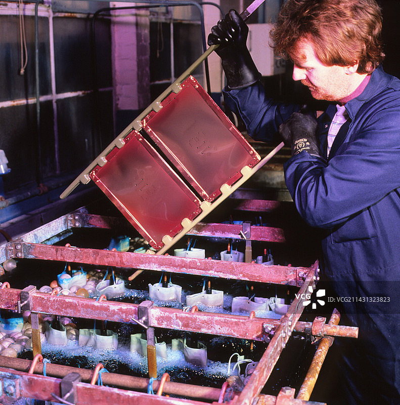 镀铜板架图片素材