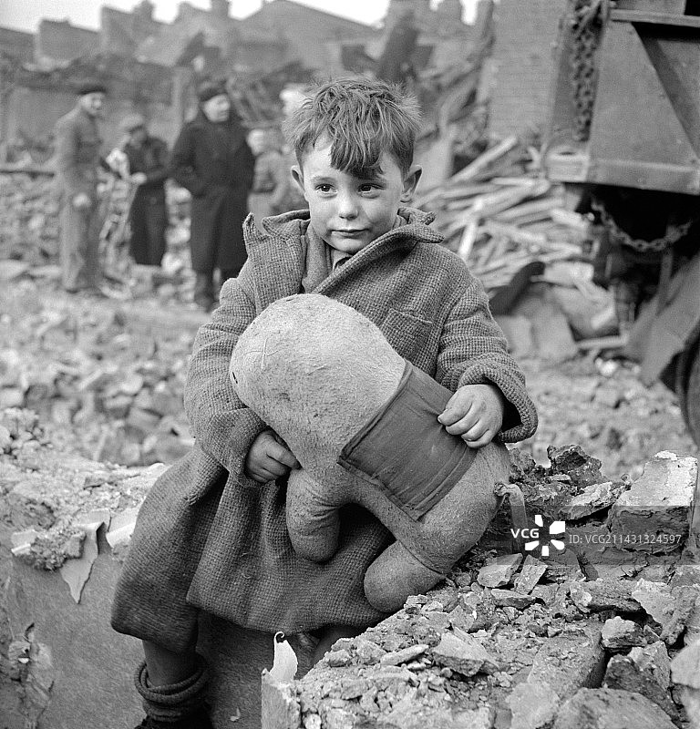 1945年伦敦轰炸期间的儿童图片素材