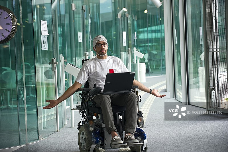 意念控制轮椅图片素材