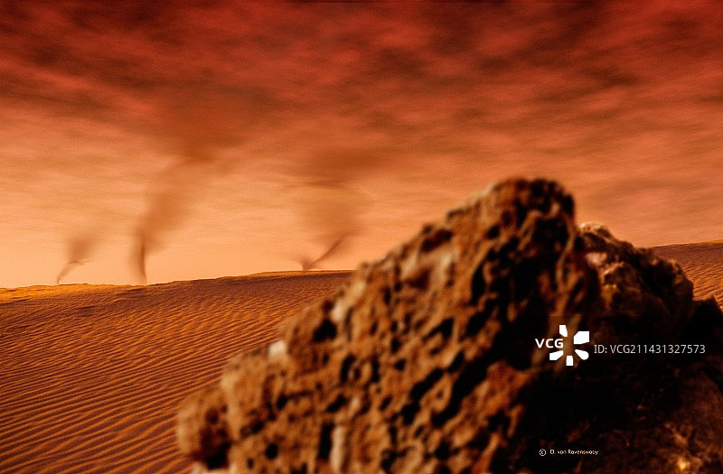 火星尘埃旋风图片素材