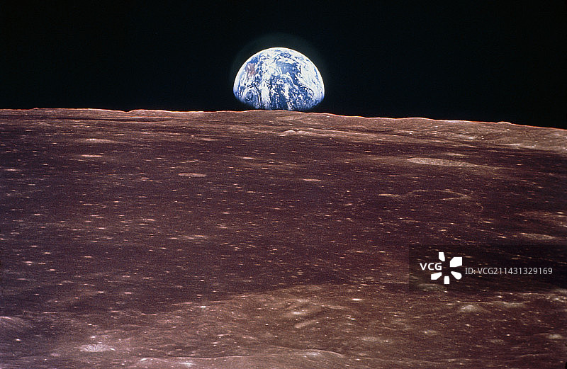 阿波罗11号拍摄的月球上的地球升起景象图片素材