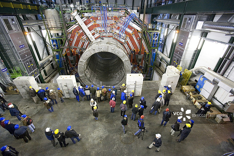 欧洲核子研究中心CMS探测器截面图片素材