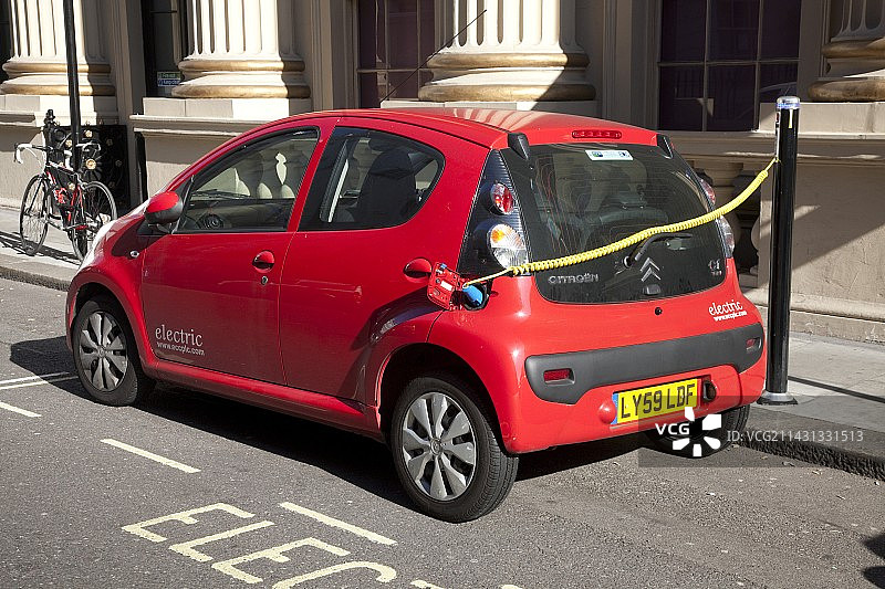 电动汽车充电图片素材