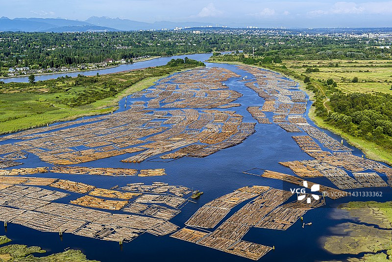 加拿大的原木围栏图片素材